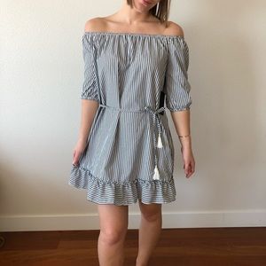 Forever 21 Off the Shoulders Short Dress
